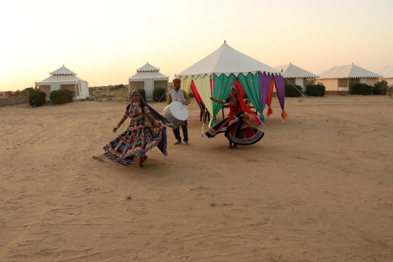 Sunny Desert Camp Campsite
